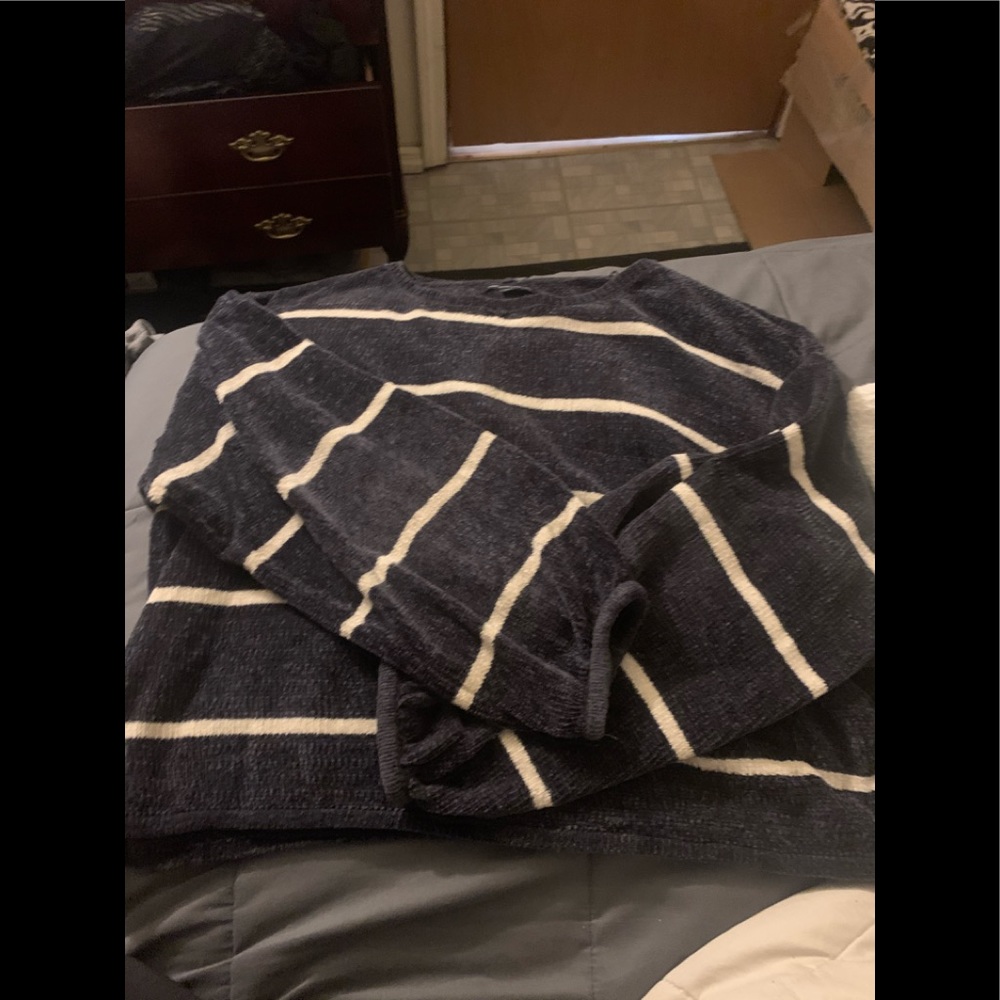 Cropped sweater